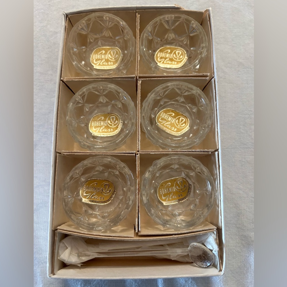 RARE FIND! VINTAGE BOHEMIA GLASS (6) GLASS SALT CELLARS/SPOONS CZECHOSLOVAKIA